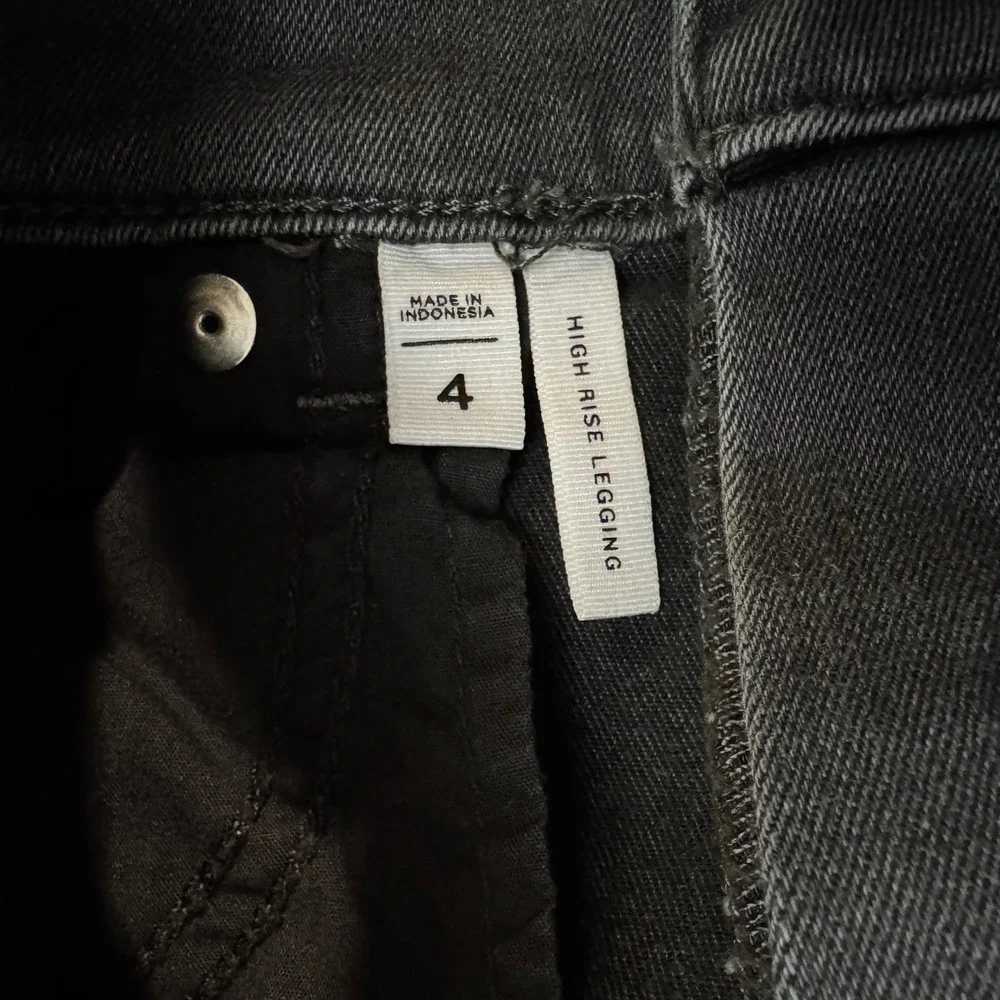 LOFT High Rise Legging Jeans Size 4 Gray Wash Skinny Denim Casual Everyday‎